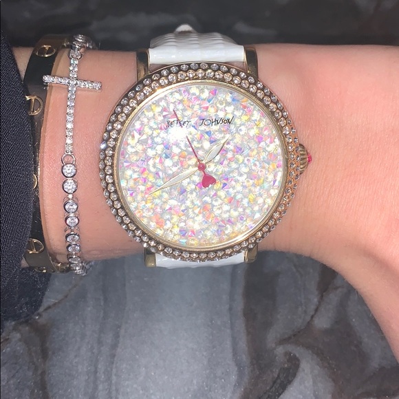 Betsey Johnson Accessories - 🆕 BETSEY JOHNSON white leather gold crystal watch